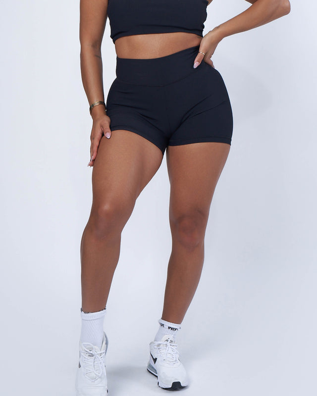 Luxe Ribbed Scrunch Short | BLACK-WBK FIT